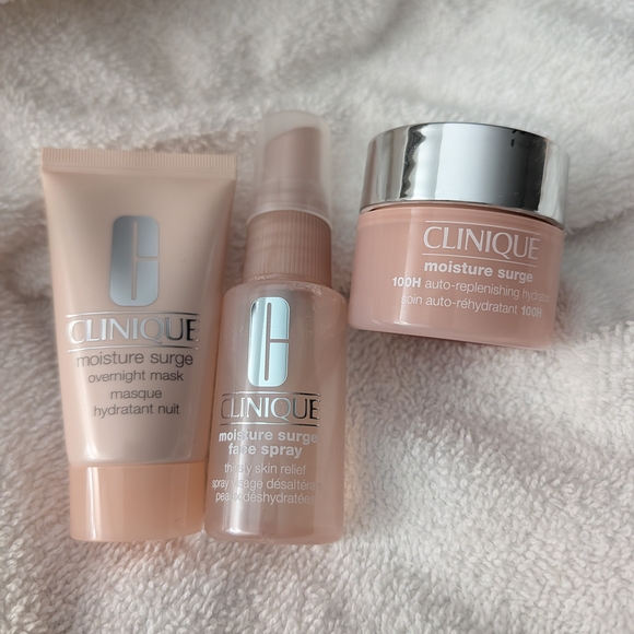 Clinique Moisture Surge Set - Peach Tones - Picture 2 of 3